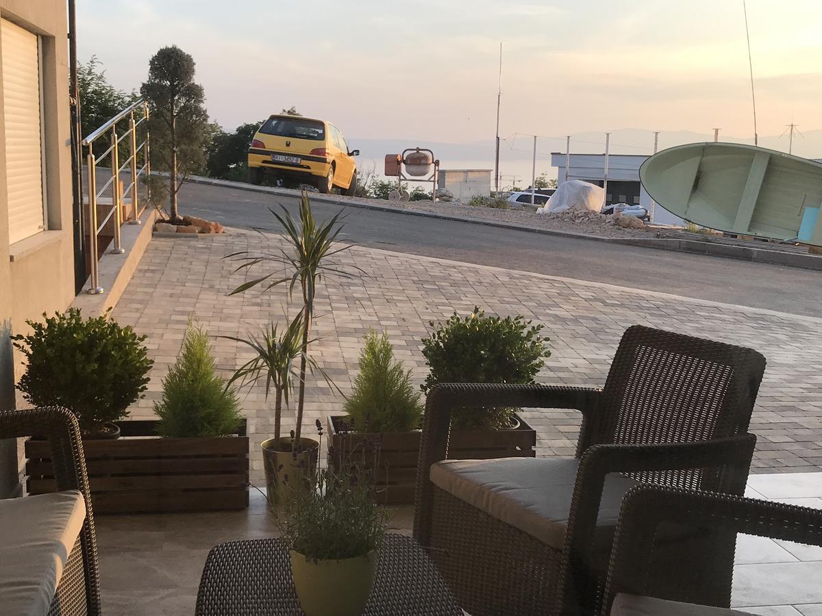 Apartmenthaus Suskovic Insel Krk Omišalj Exterior foto